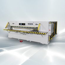 Josting Multicut Schneidemaschine im Quadrat