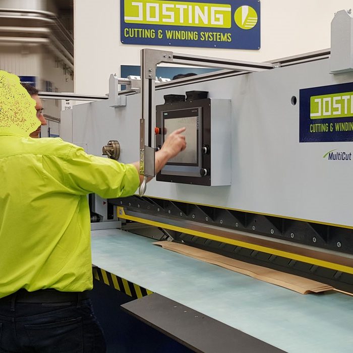 Josting Ligna Messestand RollCut-Master RF 1500 mit Messehostelleln